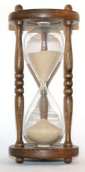 296px-wooden_hourglass_3